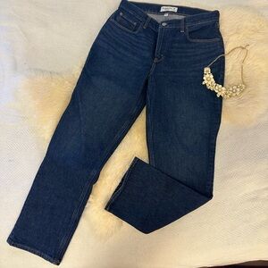 ✨Abercrombie & Fitch Women’s size 28 short Dark Blue “90s” Straight Leg Jeans✨